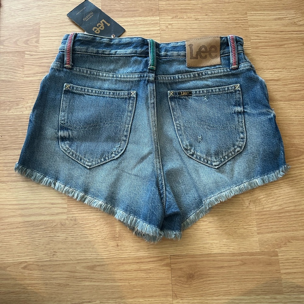 Lee Shorts - Picture 2 of 2